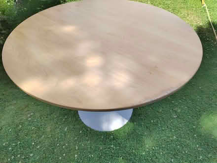 Photo of free Circular Boardroom Table Dinning (LEE SE12) #4