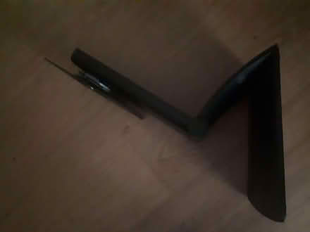 Photo of free HP monitor/TV stand (Upper Sydenham SE26) #3