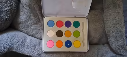 Photo of free Princess water colour paints (CR0) #1