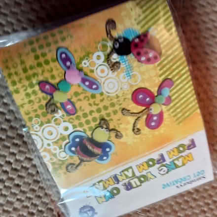 Photo of free pompom butterfly kit (Dundee DD5) #1