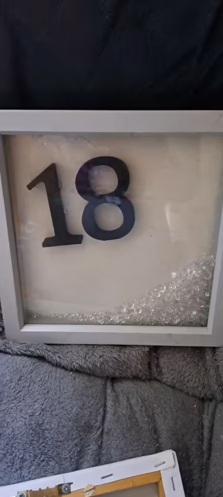 Photo of free 18 frame with diamantés (CR0) #1