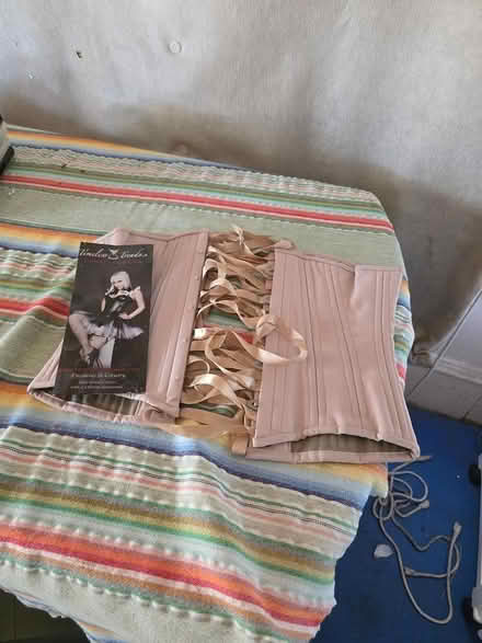 Photo of free Corset (Central District/Madrona) #1