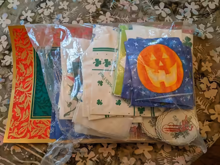 Photo of free Paper holiday products for crafts (Robbinsdale) #1