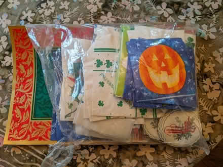 Photo of free Paper holiday products for crafts (Robbinsdale) #1