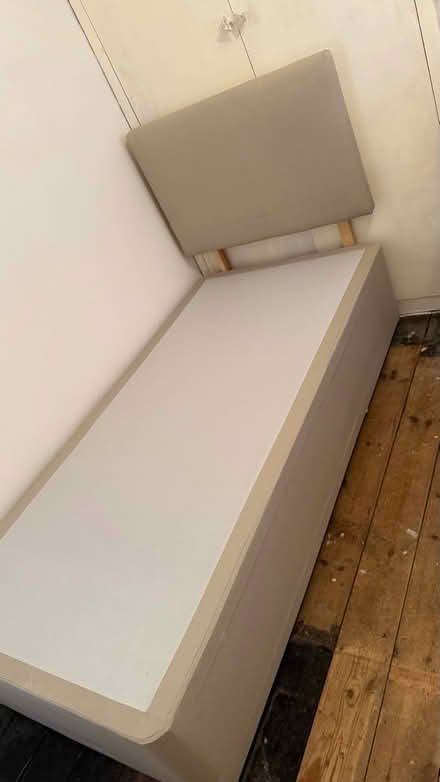 Photo of free Single divan bed (CR4 4HG) #2