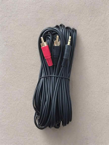 Photo of free 3.5mm to RCA cable (10m) (Chorlton M21) #1
