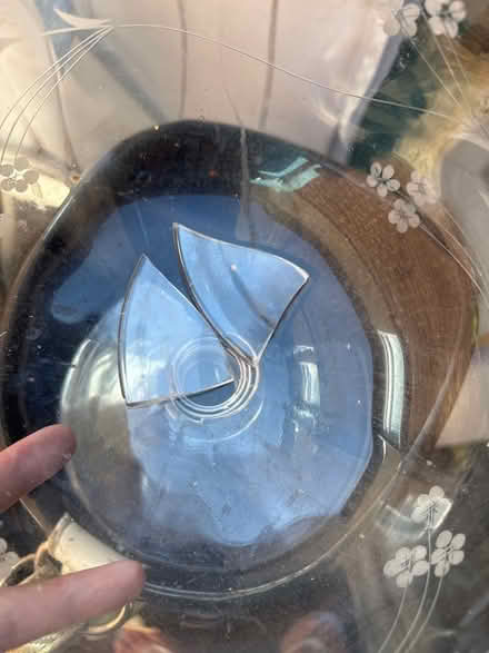 Photo of free Glass bowl (Kingston KT19) #2