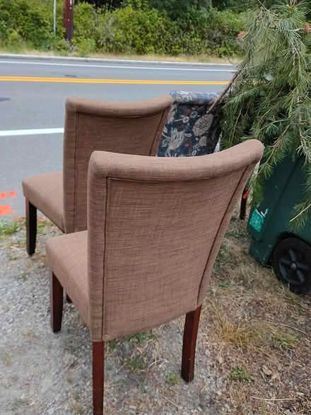 Photo of free Kitchen or dining chairs (Finn hill Kirkland) #2