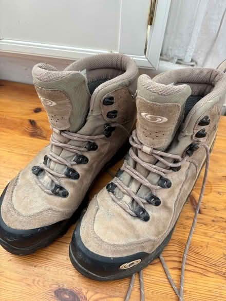 Photo of free Women’s walking boots (greenwich SE10) #3