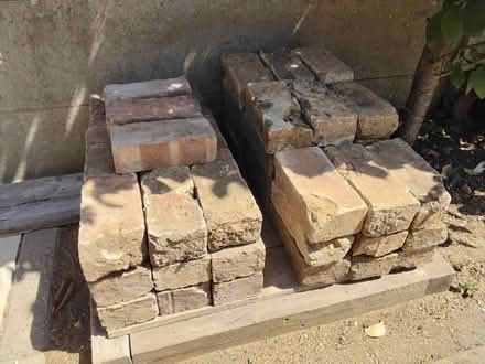 Photo of free bricks (Welwyn AL6) #3