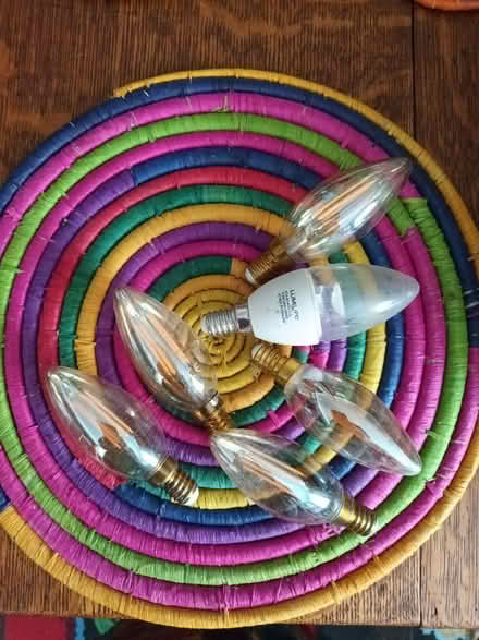 Photo of free 6 light bulbs (Frankwell SY3) #1