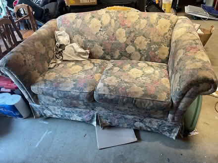 Photo of free Love seat (East Riverside Drive Area) #2