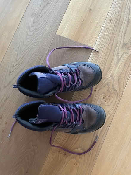 Photo of free Hiking boots (Kew Bridge Road) #1