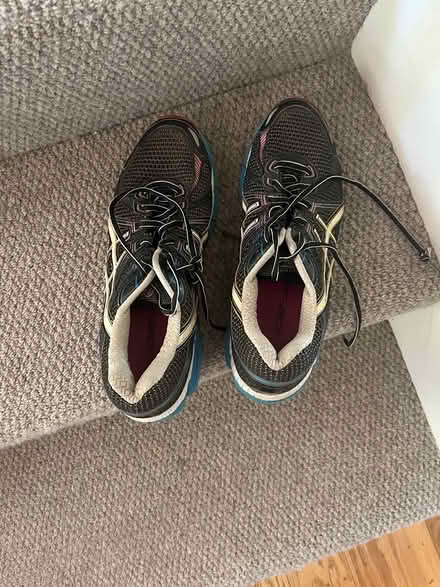 Photo of free women's athletic shoes (Prospect and DeAnza) #1