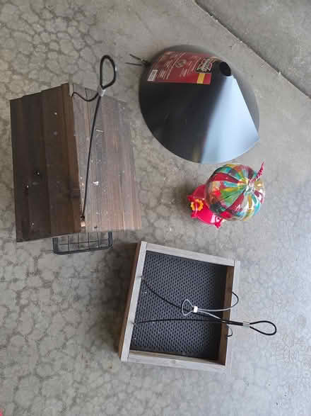 Photo of free Shepherd's hook and bird feeders (Aurora) #3