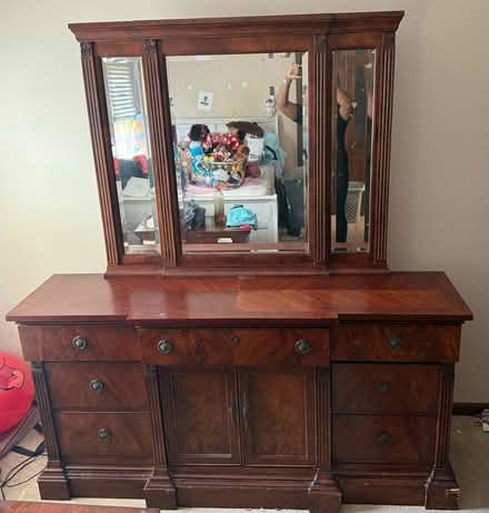 Photo of free Haverty’s Wood Furniture (Powder Springs) #3