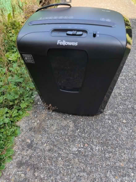 Photo of free Fellowes M-8C personal 8 sheet cross cut shredder (Church RG2) #1