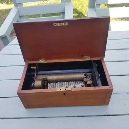 Photo of free Antique Music Box (Middleyard GL10) #2