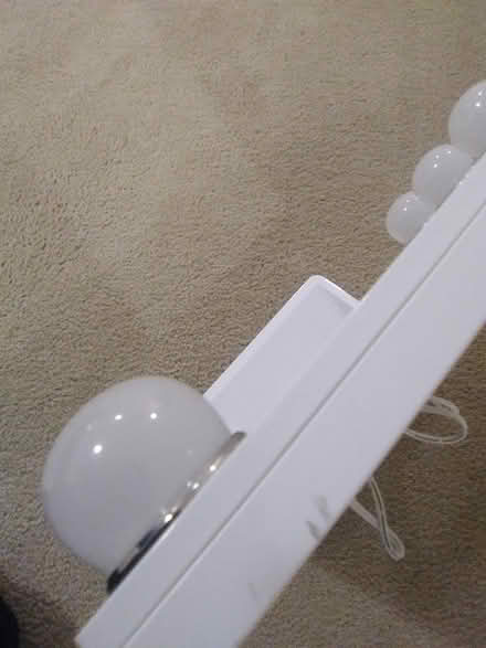 Photo of free vanity light (mississauga rd & financial dr) #2