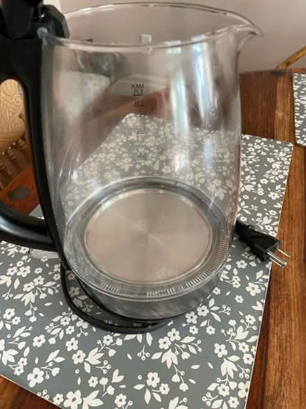 Photo of free Electric kettle (Neyagawa river glen, oakville.) #3