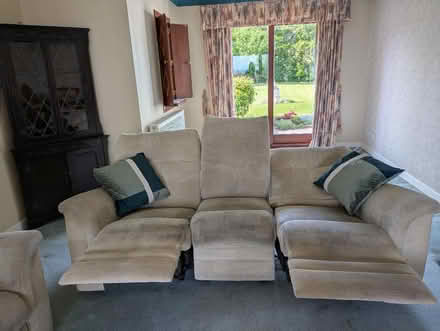 Photo of free Sofa suite (Johnshaven DD10) #4