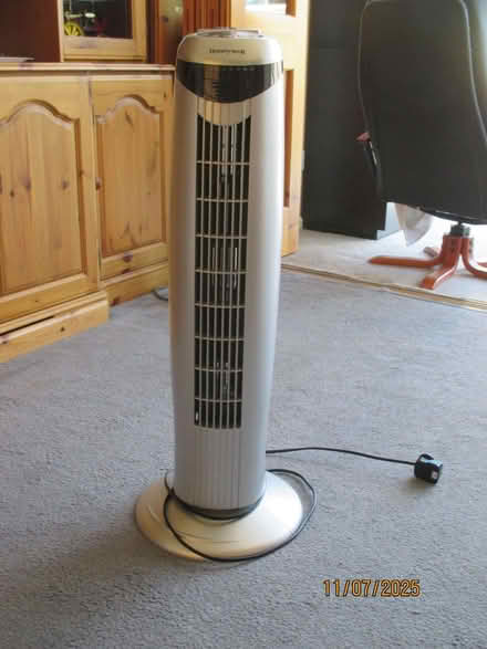 Photo of free Tower Fan (Bixley IP5) #1