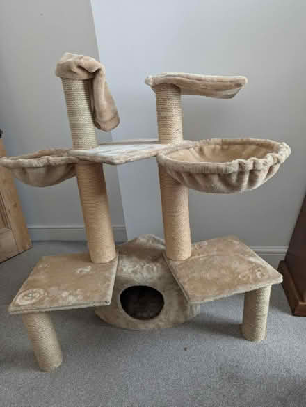 Photo of free Cat scratching/play tower (PO4) #2