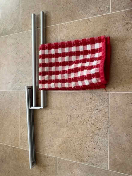 Photo of free Towel Rail (B62) #1