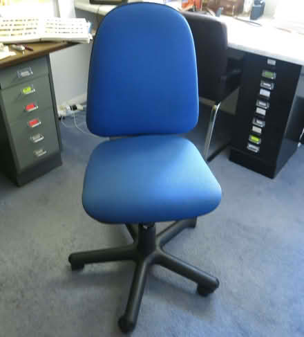 Photo of free Swivel office chair (Prestwood HP16) #1