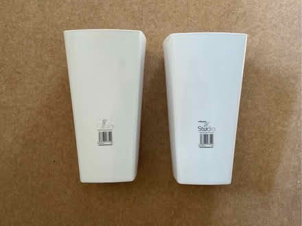Photo of free White plastic planter pots (Cookham SL6) #1