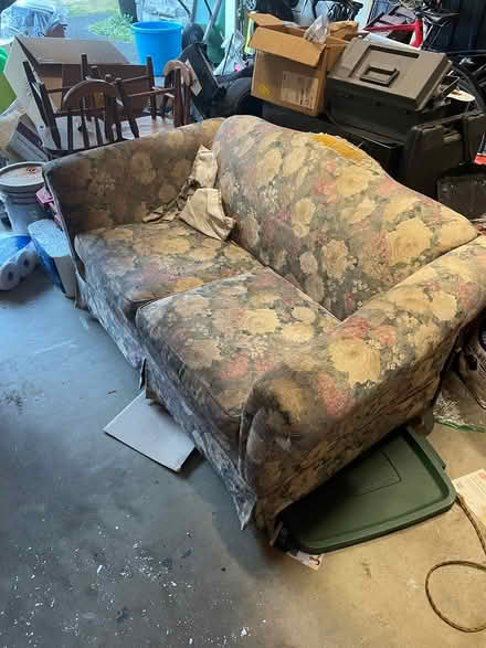 Photo of free Love seat (East Riverside Drive Area) #1