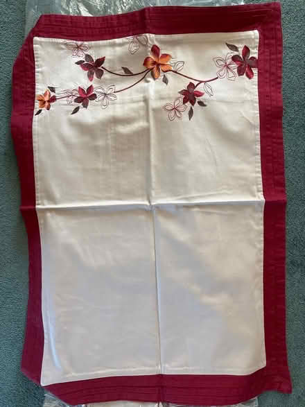 Photo of free Superking Duvet Cover + Pillowcases (Cairneyhill KY12) #1