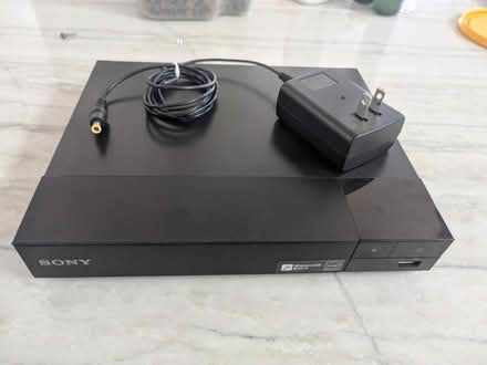 Photo of free Sony Blu-Ray and DVD player (94040) #1