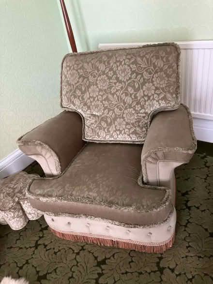 Photo of free 3 piece suite (HU11 4JE) #2
