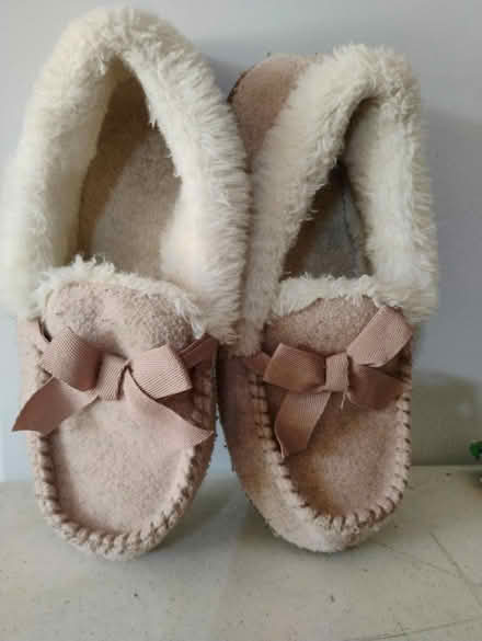 Photo of free Fuzzy Slippers - Womens M (7-8) (Darien) #1