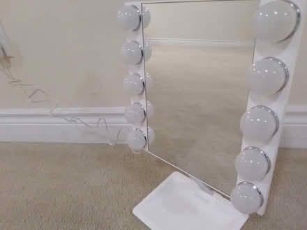 Photo of free vanity light (mississauga rd & financial dr) #1