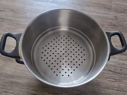 Photo of free Steam tray and pot (Hougang Street 11) #4