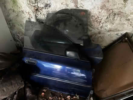 Photo of free 2000 Suabru Impreza L Wagon parts (newton) #1
