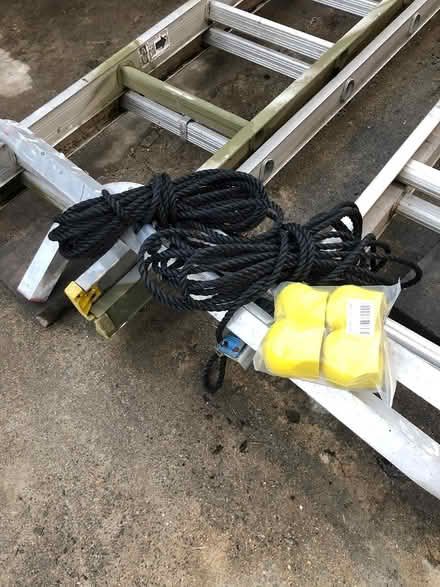 Photo of free 32 ft extension ladders & scaffold (Sacramento - Edison Ave/Fulton) #2
