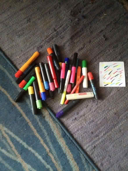 Photo of free coloured markers + lots (Quinton B32) #1