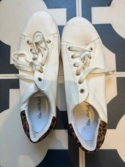 Photo of free Size 7 trainers (women) (Balham, SW12) #1