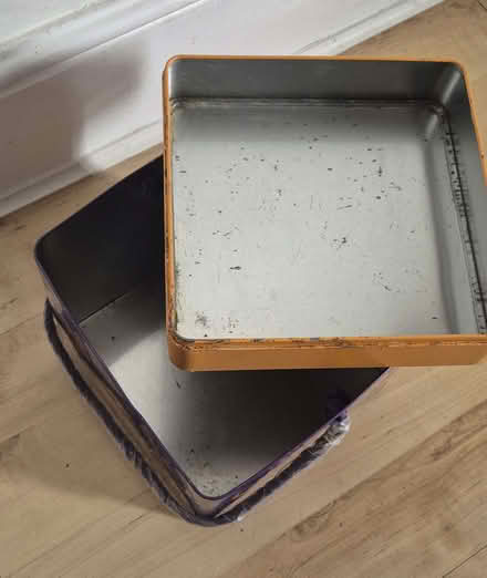 Photo of free Decorative storage tin (Ilford IG1) #3