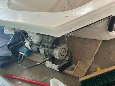 Photo of free drop in Jacuzzi tub (Inglewood) #1