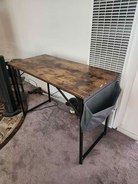 Photo of free Office desk (Near Magnolia Park) #1