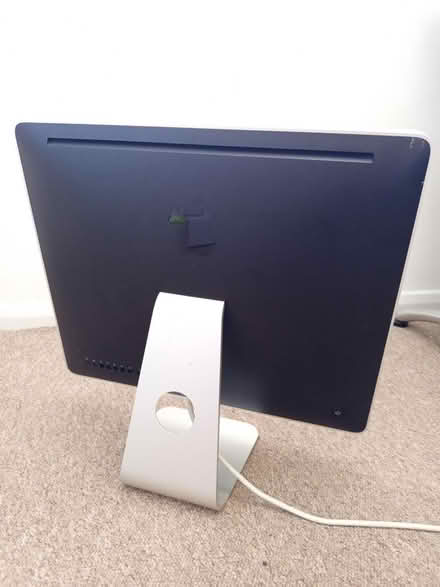 Photo of free iMac 9,1 (2009) running Windows 10 (Hemel Hempstead HP1) #3