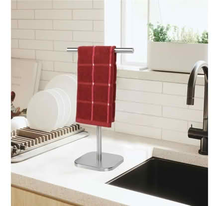 Photo of free Tall T-Shape Hand Towel Rack (Erin Mills&QEW) #2