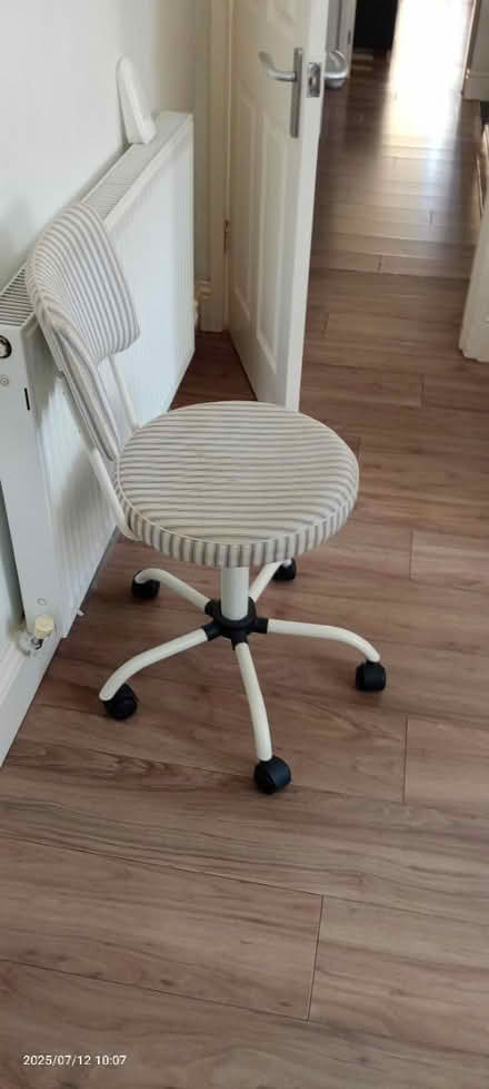 Photo of free Swivel chair need tlc (PR2 Preston) #1