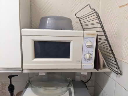 Photo of free Microwave (Ealing Common W5) #1