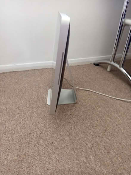 Photo of free iMac 9,1 (2009) running Windows 10 (Hemel Hempstead HP1) #4