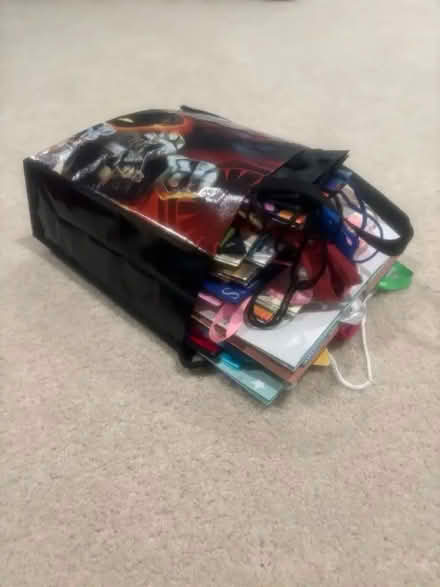 Photo of free Assorted gift bags (Near Cunningham Park Elem) #1